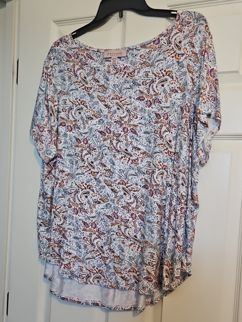Philosophy White Scoop Neck Short Sleeve Top with Multi Paisley Print